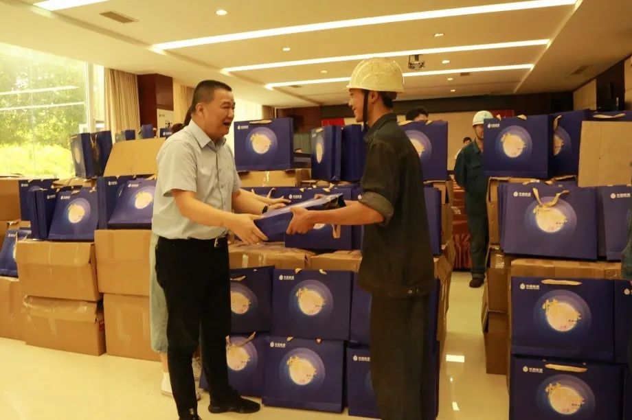 1696832807183745.jpg 4dc58e435cffa47c1795141ee4e88ac5.jpg