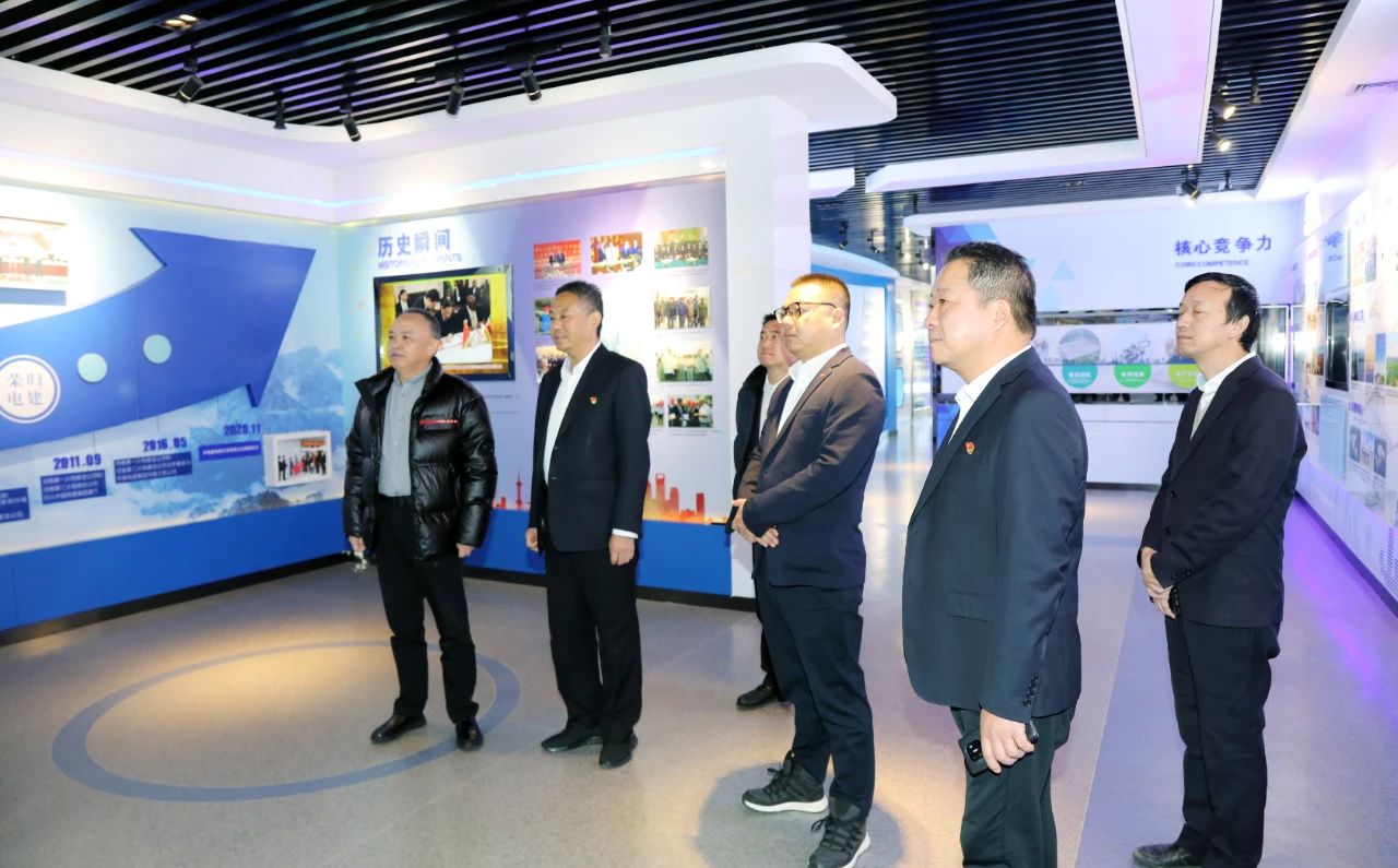 1736131838119671.jpg 18e1e517675766235a4143309b4d429b.jpg